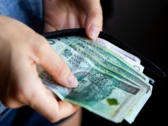 Polacy odrzucają podwyżkę pensji! Dlaczego?