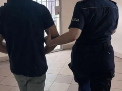 Od niesprawnego światła do celi. Policjanci zatrzymali poszukiwanego kierowcę