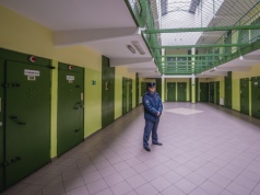 Więzienia szukają pracowników. 22 tys. zł pensji i 39 dni urlopu