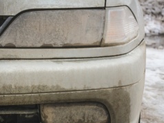 Po zimie sprawdź te elementy w aucie. Wielu kierowców o tym nie pamięta