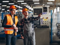 Jak system ERP optymalizuje zarządzanie produkcją