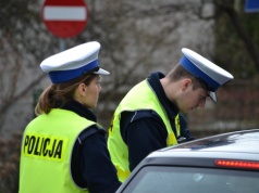 Akcja policji na terenie całego Krakowa. Sprawdzają kierowców i pasażerów
