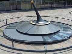 24-godzinny zegar słoneczny pod Wawelem może zniknąć. Decyzja miasta zapadnie do końca marca