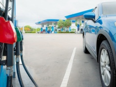 Ceny ropy spadły po słowach Trumpa. Co z cenami w Polsce?