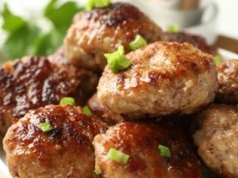 Dodałam do masy na mielone. Moje kotlety jeszcze nigdy nie były tak miękkie i pulchne