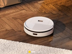 Ten robot usuwa, brud, kurz, a nawet ślady stóp! Automatycznie wykrywa dywany