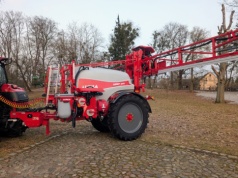 Unia zmienia opryskiwacze Egret. Nowy zbiornik, ISOBUS i zwarta konstrukcja do wąskich przejazdów