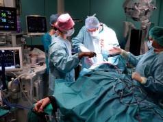 Pierwsza taka operacja w Polsce. Nowa nadzieja dla pacjentów z glejakiem w Szpitalu Kopernika w Łodzi