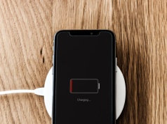 Wymiana baterii czy telefonu. Co się bardziej opłaca?