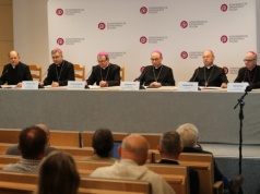 Episkopat przedstawił zasady działania komisji ds. pedofilii. Obejmą sprawy od 1945 roku