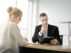 Informowanie szefa o swoich dolegliwościach i samopoczuciu to nie oznaka słabości