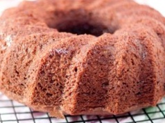 Do czekoladowej babki dodaję ten składnik. Pozostaje miękka i wilgotna na dłużej