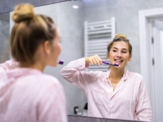 Dlaczego samo szczotkowanie zębów nie zawsze wystarcza?