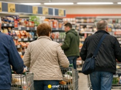 Dlaczego w dyskontach jest tak mało pracowników na sali? To część strategii