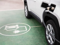 Koniec dopłat w programie „NaszEauto“. Co będzie dalej z elektrykami?