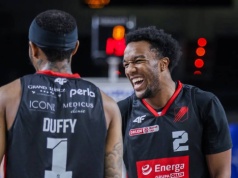 Nerwowa końcówka w Krośnie. Czarni Słupsk wywożą cenne punkty