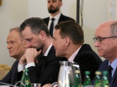 Fala krytyki po wecie Nawrockiego. "Prezydent dokonał zdrady stanu", "stchórzył przed Kaczyńskim"