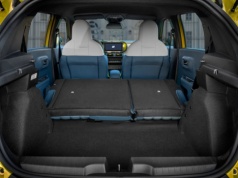 Bagażnikiem przewyższa Kię Stonic, a z automatem potaniał do 74 tys. zł. Spalanie? 5,1 l/100 km