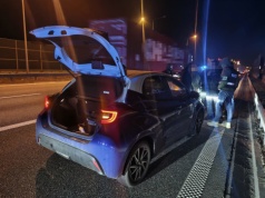 Operacyjni z grupy “Kobra” odzyskali skradzioną w Berlinie Toyotę. Zatrzymanie odbyło się na autostradzie A2