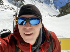 „Gdy staniesz na 50-stopniowej ścianie, nie ma miejsca na błąd”. Czego góry uczą lidera