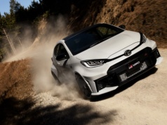 Mały wariat z Japonii staje się jeszcze lepszy. Toyota poprawiła ideał