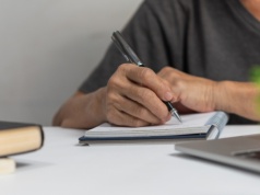 Radny nie ma obowiązku udzielić informacji publicznej. WSA wskazał, gdzie składać wnioski