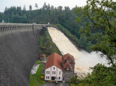 Po raz pierwszy od 50 lat będzie widać dno. Coraz mniej wody w jeziorze na Dolnym Śląsku