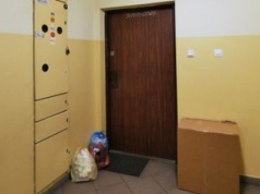 Do 30 tys. zł grzywny za pozostawienie na klatce schodowej. Nowe prawo