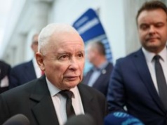 Kaczyński o dyskusji ws. SAFE. Wspomina Hitlera i Stalina