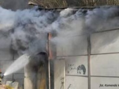 Wrocław: Pożar w szpitalu przy Kamieńskiego. Ogień pojawił się w budynku magazynu