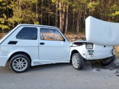 „Maluch” rozpadł się na dwie części. Są ranni
