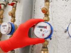 Wymiana albo 10 000 zł kary. Od 2027 r. inkasent nawet nie wejdzie do budynku