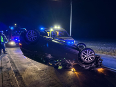 Niebezpieczne dachowanie w Lądku