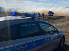 Sezon pożarów traw rozpoczęty. Ogień zauważył patrolujący policjant