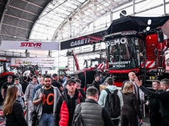 Tłum rolników z Polski i zagranicy na targach Agrotech