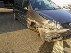 Poważne utrudnienia na S2 po zderzeniu VW i Opla. Jeden z kierowców był pod wpływem alkoholu