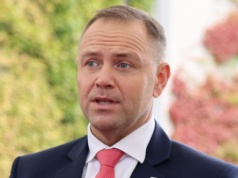 Niemcy o wecie Nawrockiego ws. SAFE. Prościej się nie dało, a prawicę kłuje w oczy