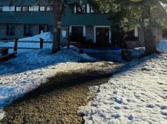 W Beskidzie Sądeckim roztopy. Na szlakach jest ślisko i błotniście