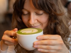 Piłam matchę zamiast porannej kawy. Oto efekty po dwóch tygodniach