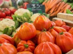 "Zamiast drożeć nadal tanieją". Duża nadpodaż warzyw, ale są wyjątki