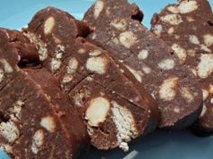 Zapomnij o klasycznym bloku czekoladowym. Jeden dodatek sprawi, że deser zniknie w minutę