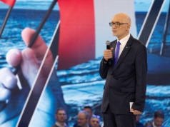 Prof. Nowak o nienawistnej reakcji na weto: Teatr marionetek