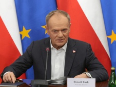 Awantura wokół programu SAFE. Donald Tusk pisze o "politycznych szaleńcach"