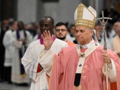 Jutro Niedziela Laetare – radość w środku postu. Skąd róż w liturgii?