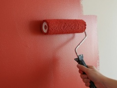 Nie każdy kolor nadaje się na ściany. Te potrafią zepsuć klimat w domu. Projektanci ostrzegają