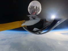 CosmicWatch. Kieszonkowy detektor mionów za 100 dolarów i jego rosnące znaczenie w nauce