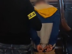 Zuchwały rozbój i szybkie zatrzymanie. 31-letni recydywista w rękach policjantów