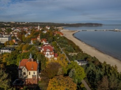 Turyści zostają w Sopocie dłużej i wydają coraz więcej pieniędzy