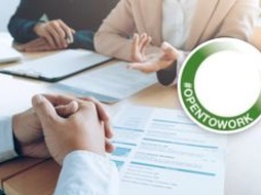 Zwolnienie za ustawienie znaczka na LinkedIn? Oto co mówi polskie prawo