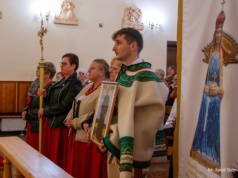 Modlitwa i wspólnota. Droga Krzyżowa Kół Gospodyń Wiejskich i Sołtysów Ziemi Sądeckiej